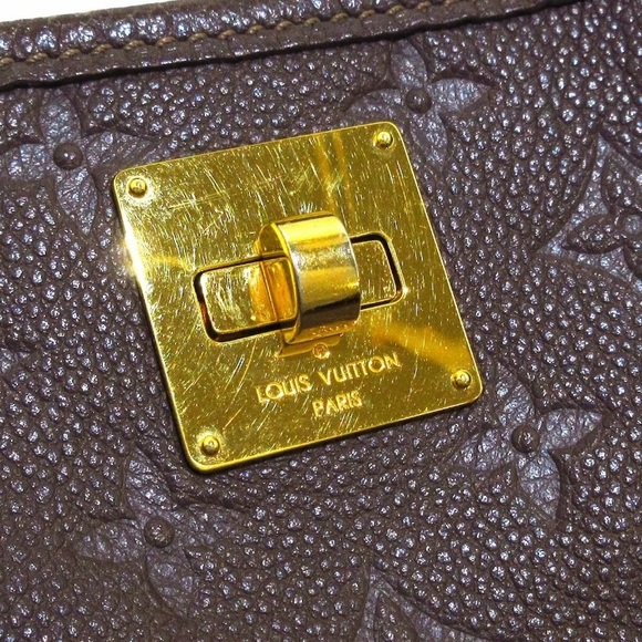 Louis Vuitton  LEATHER TOTE AND POUCH BAG - Picture 10 of 11